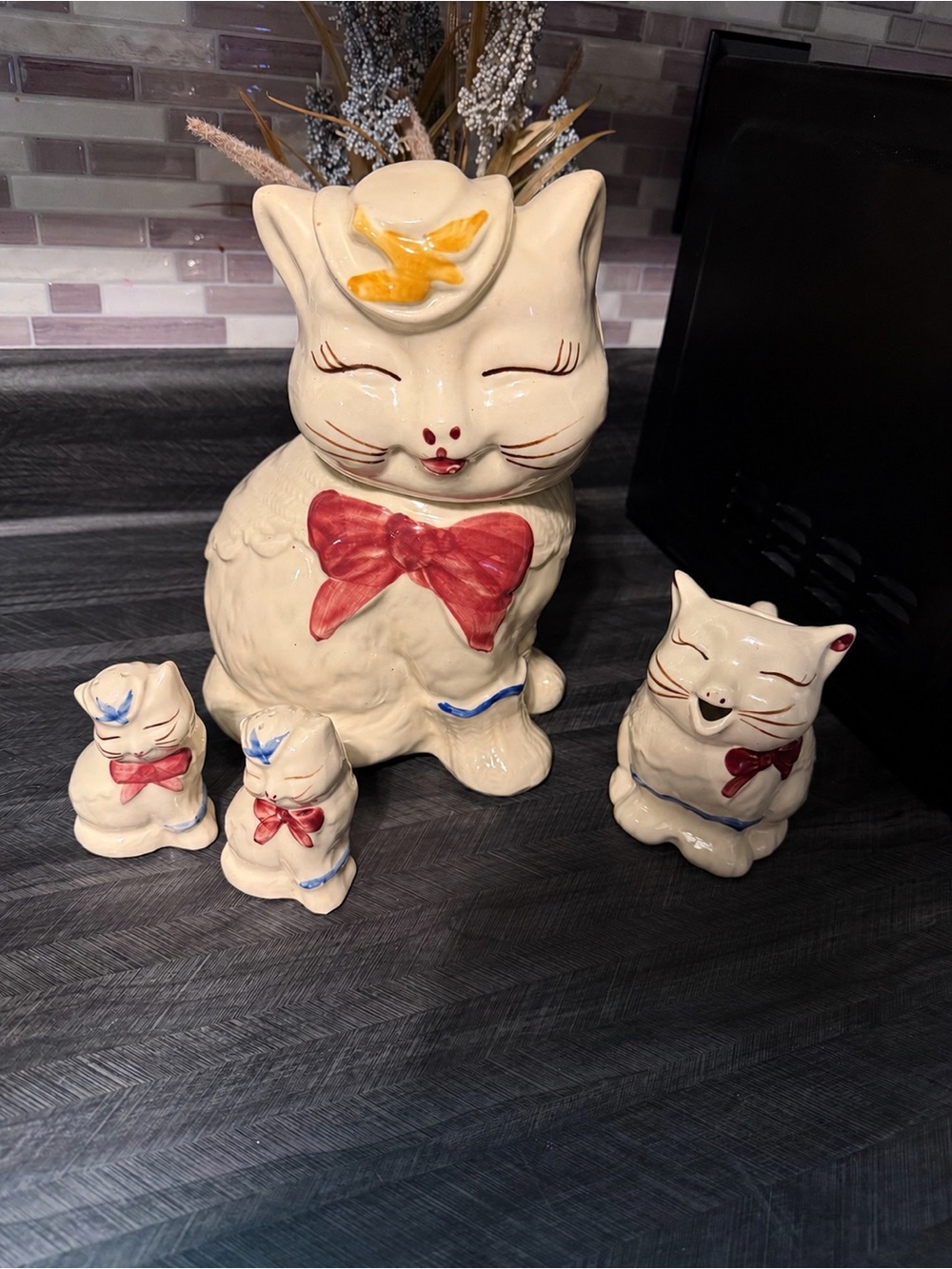 1940s Shawnee Puss N Boots Cookie jar’s, Salt&Pepper shakers and Creamer pitcher